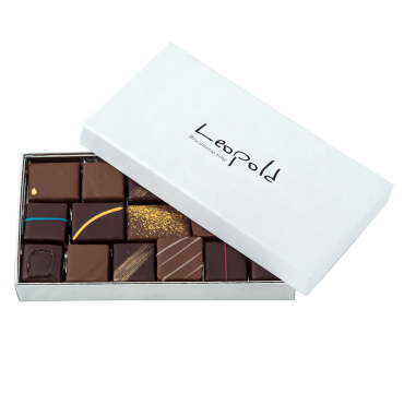 https://www.leopold-macarons.com/566-large_default/coffret-vendome-chocolats-assortis-n1.jpg